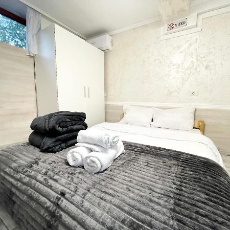 Metropolitan Retreat Apartment Bucharest Exterior photo
